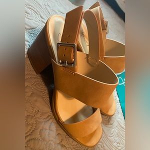 Y Not? Open-toe Heels, Size 5.5 in women in the color Space Coffee